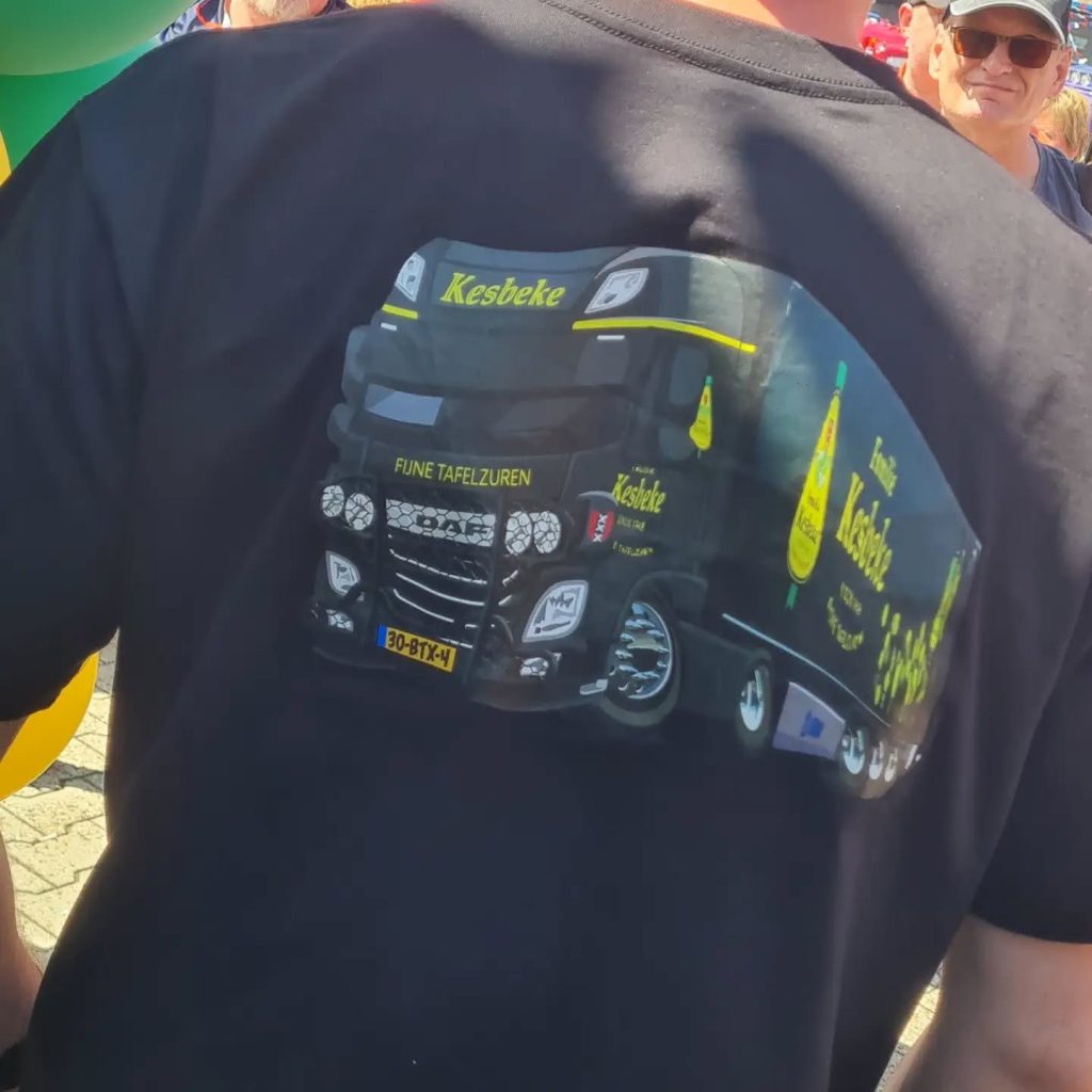Instagram post from truckcartoon.nl. This post is in position 2.